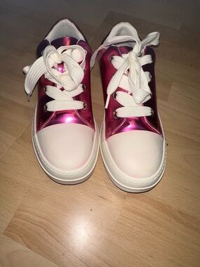 Womens Metallic Pink Lace-Up Sneakers